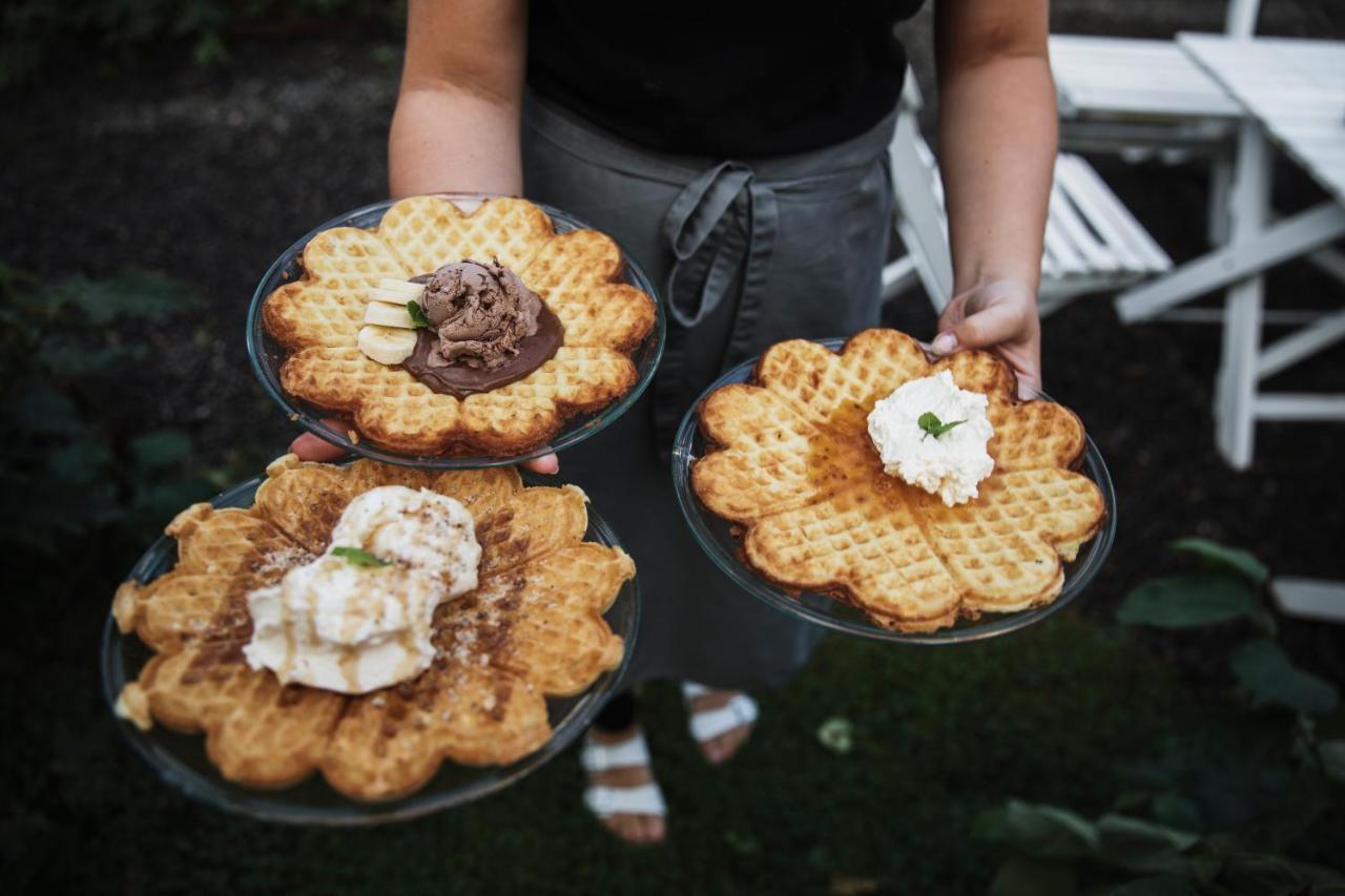 Vaffelcafe Bed & Breakfast Dannäs エクステリア 写真